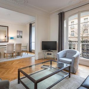 Klassiek Appartement met Twee Slaapkamers